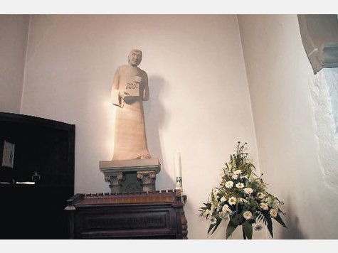 Mit einem Gottesdienst wurde die Statue in der Pfarrkirche eingeweiht. ▪